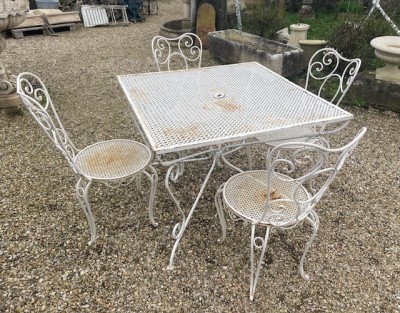 WROUGHT IRON SQUARE TABLE - Garden antiquities
